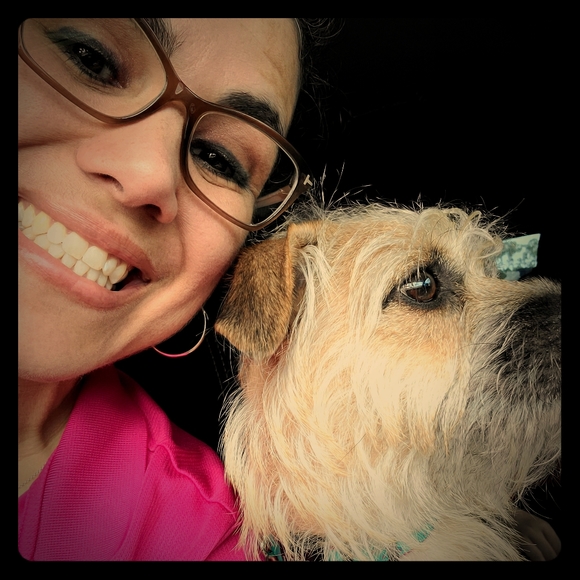 Meet your Posher, Carla - Picture 1 of 2